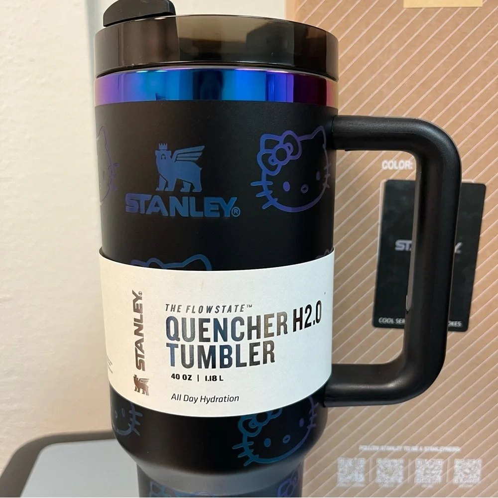 Stanley hello kitty Black and multicolor Quencher H2.0 Tumbler 40 oz - Picture 2 of 7